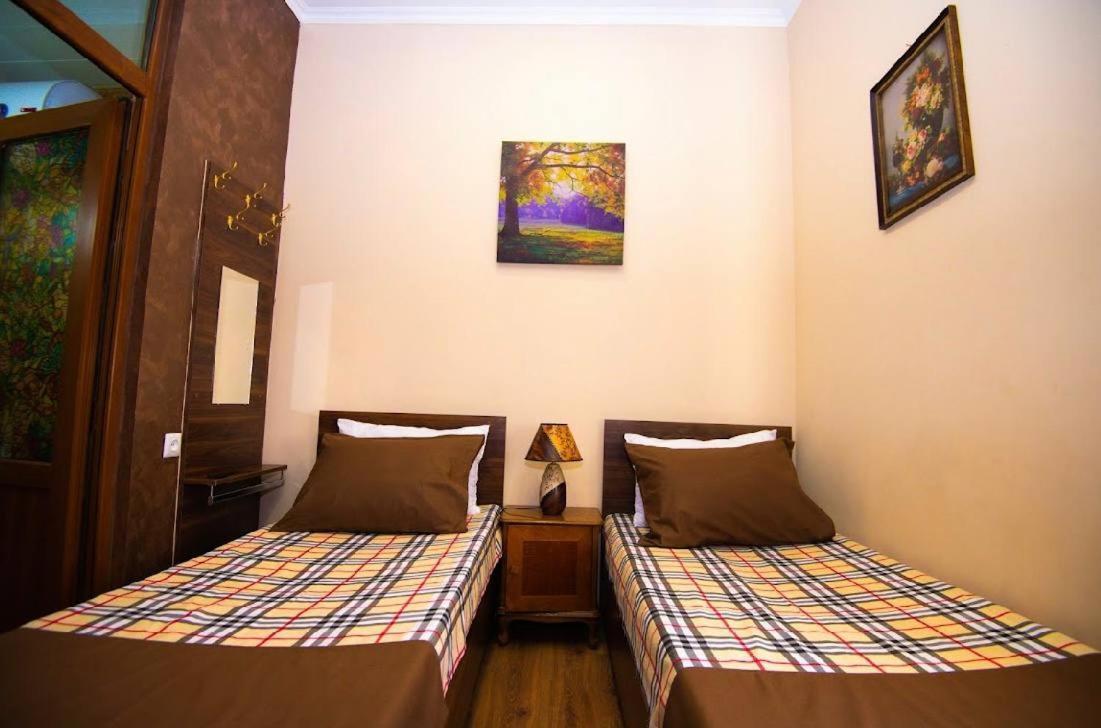 U Ashota Hotel Yerevan Exterior photo