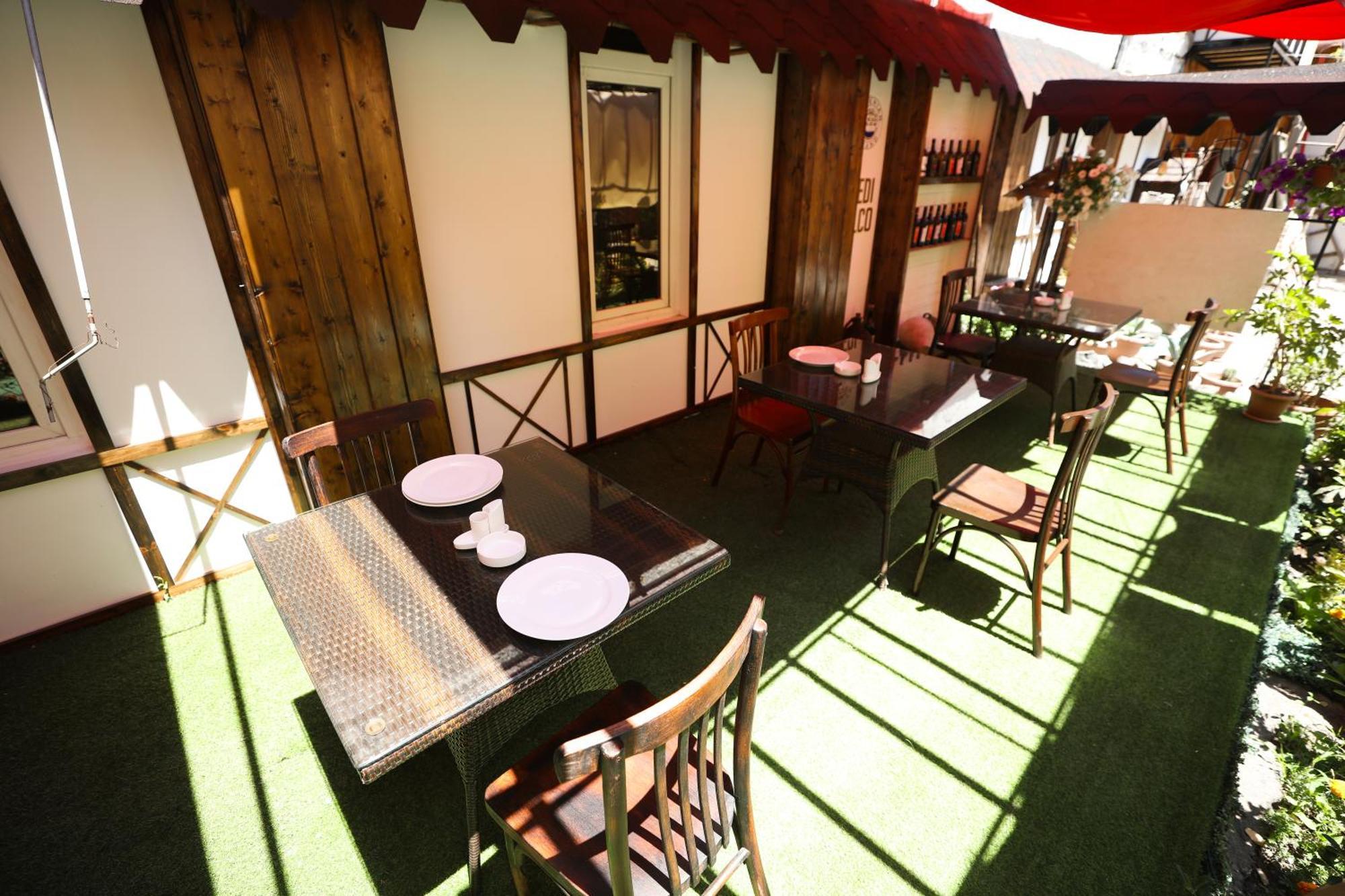 U Ashota Hotel Yerevan Exterior photo