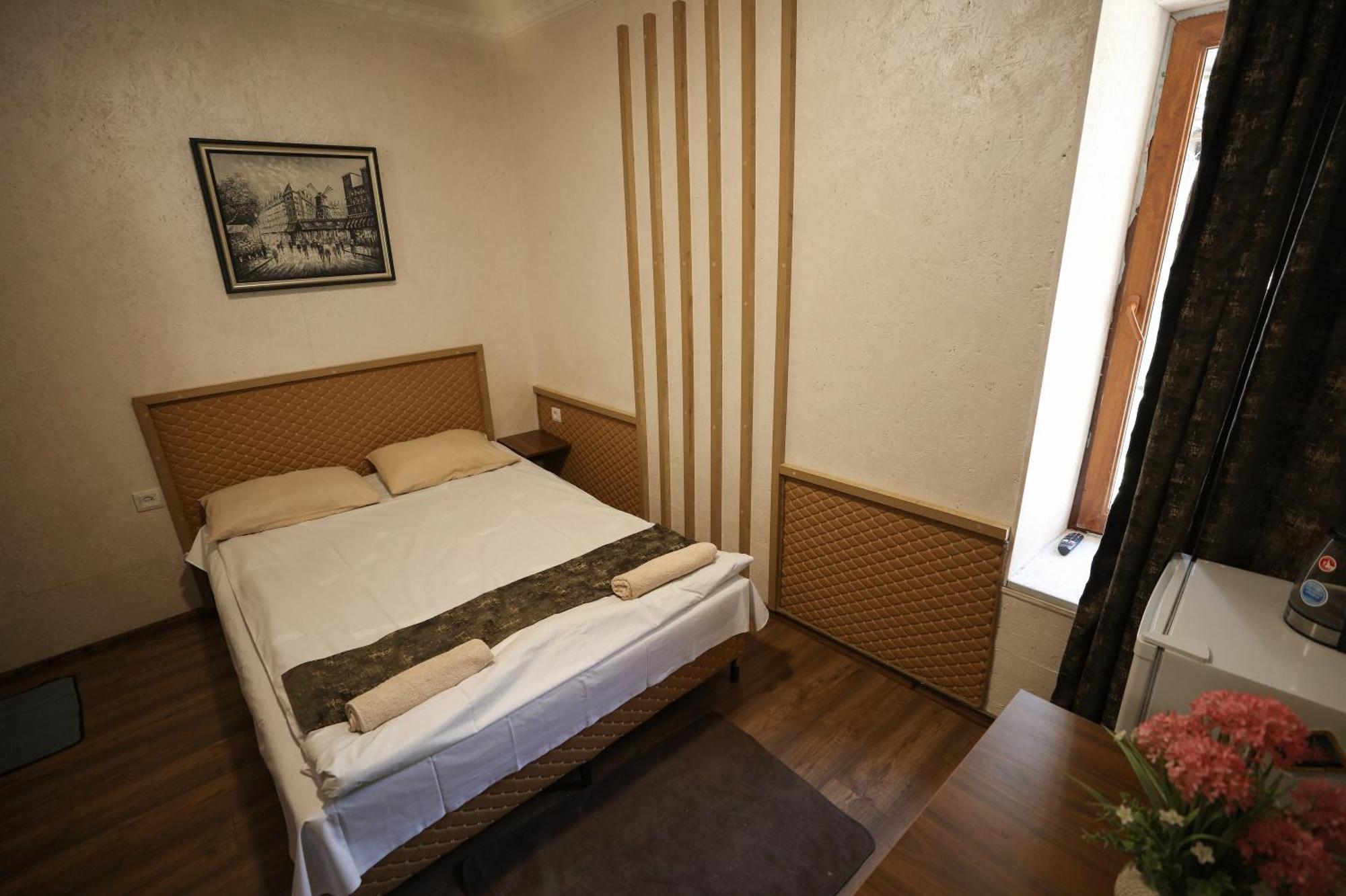 U Ashota Hotel Yerevan Exterior photo
