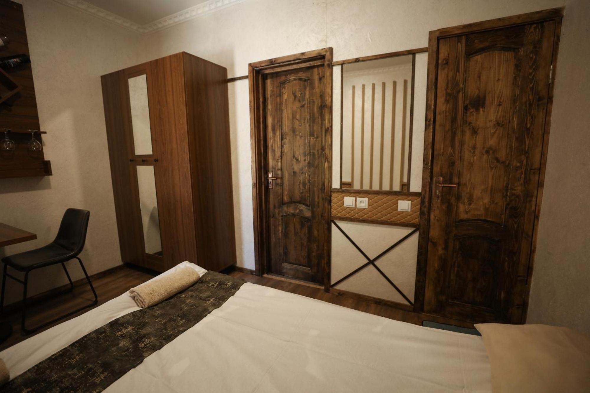 U Ashota Hotel Yerevan Exterior photo